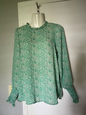 cupcakes & cashmere Green Floral Ruffle-Neck Blouse